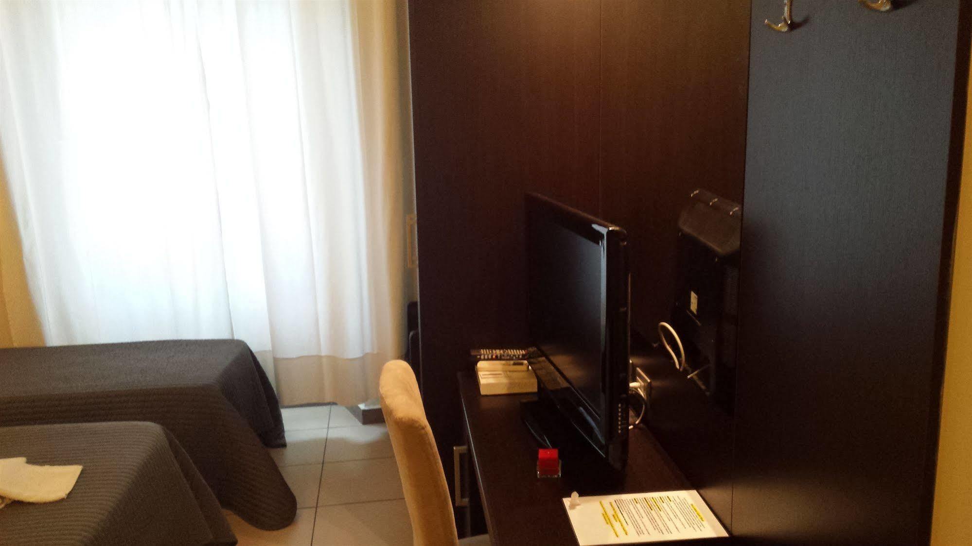 San Lorenzo Hostal Roma